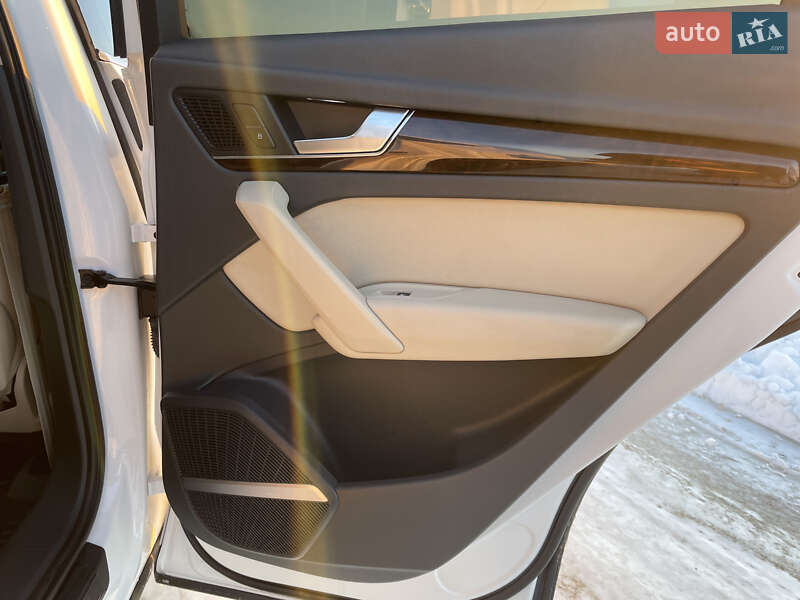 Позашляховик / Кросовер Audi Q5 2018 в Львові