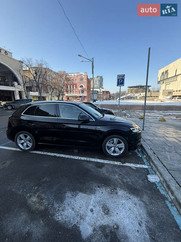 Позашляховик / Кросовер Audi Q5 2019 в Харкові