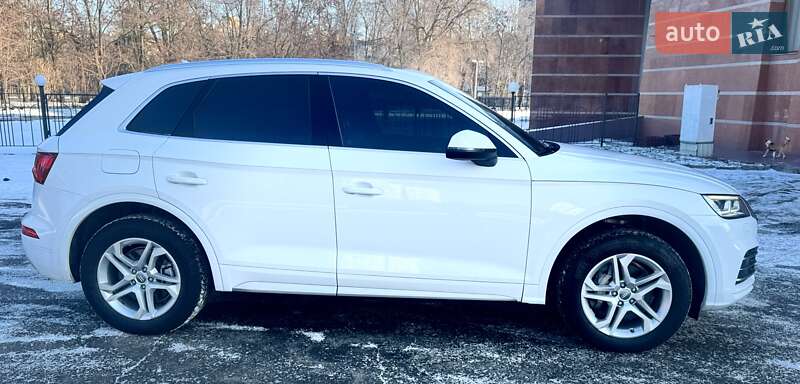 Позашляховик / Кросовер Audi Q5 2018 в Одесі