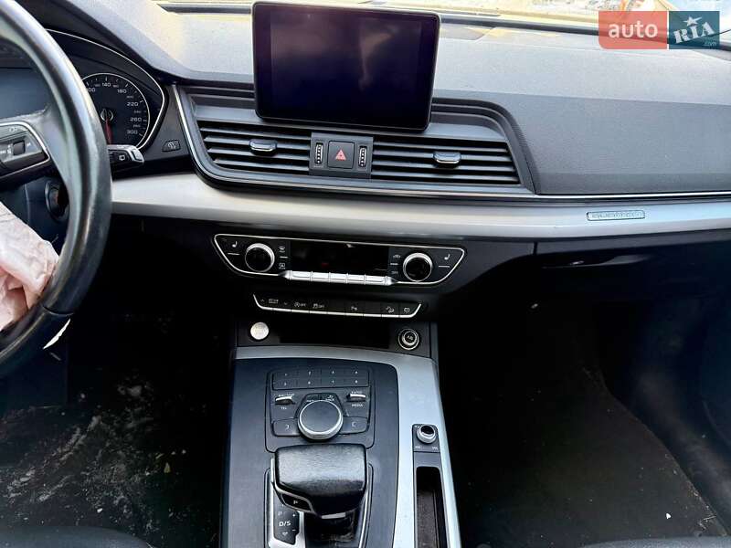 Внедорожник / Кроссовер Audi Q5 2017 в Киеве