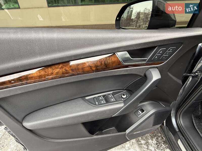 Внедорожник / Кроссовер Audi Q5 2017 в Харькове