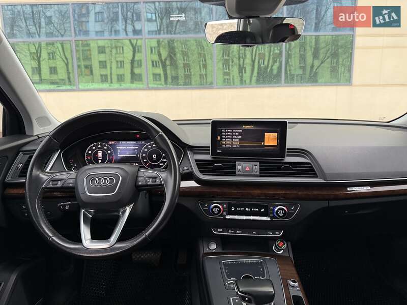 Внедорожник / Кроссовер Audi Q5 2017 в Харькове