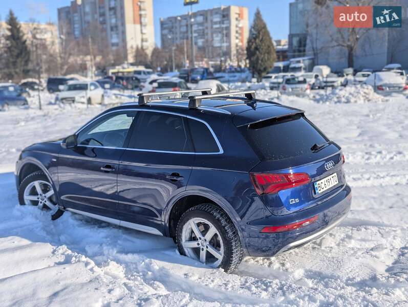Внедорожник / Кроссовер Audi Q5 2017 в Львове