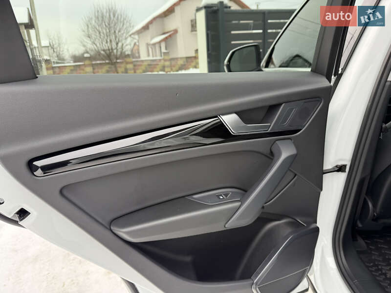 Внедорожник / Кроссовер Audi Q5 2023 в Стрые