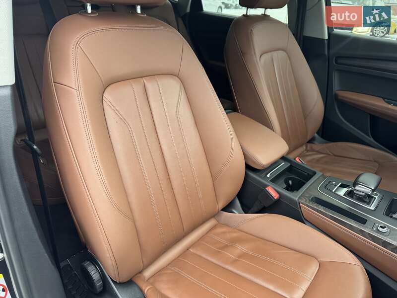 Позашляховик / Кросовер Audi Q5 2021 в Рівному