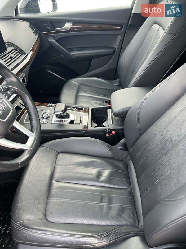 Внедорожник / Кроссовер Audi Q5 2020 в Хусте