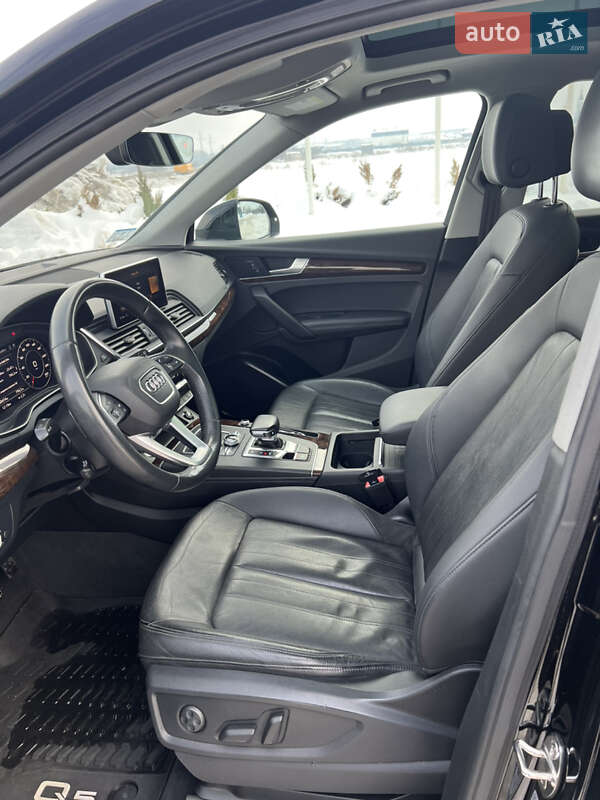 Внедорожник / Кроссовер Audi Q5 2020 в Хусте