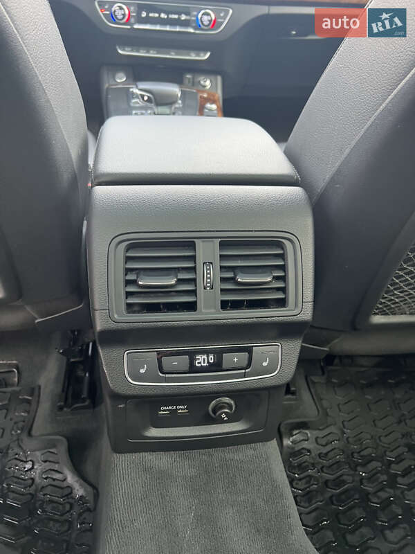 Внедорожник / Кроссовер Audi Q5 2020 в Хусте