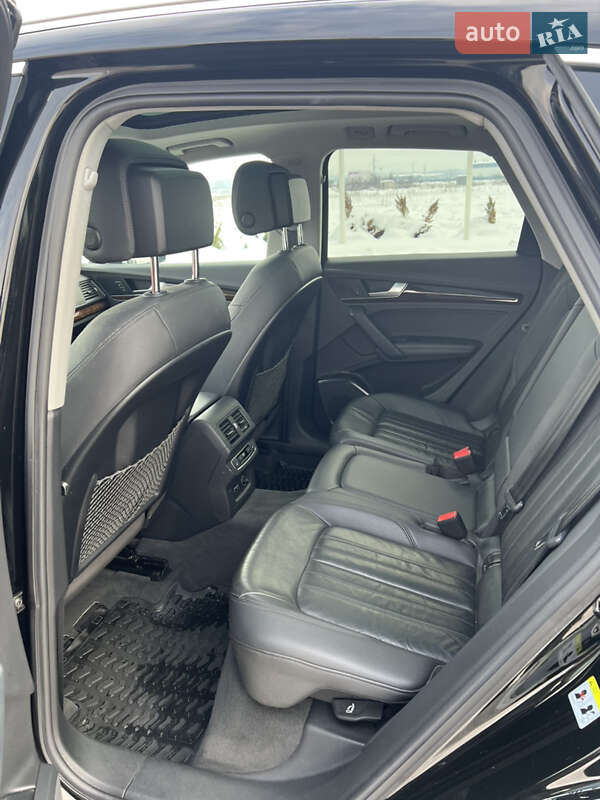 Внедорожник / Кроссовер Audi Q5 2020 в Хусте