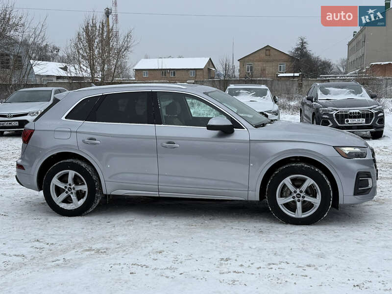 Внедорожник / Кроссовер Audi Q5 2021 в Киеве