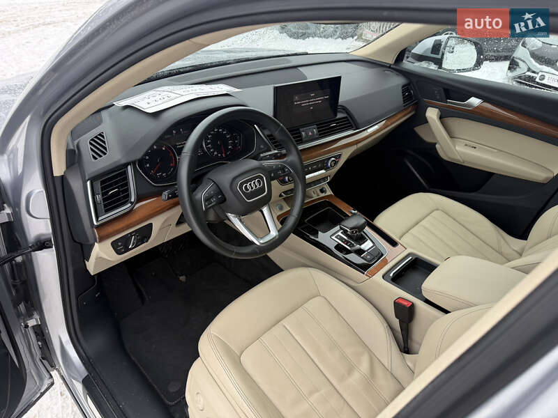 Внедорожник / Кроссовер Audi Q5 2021 в Киеве