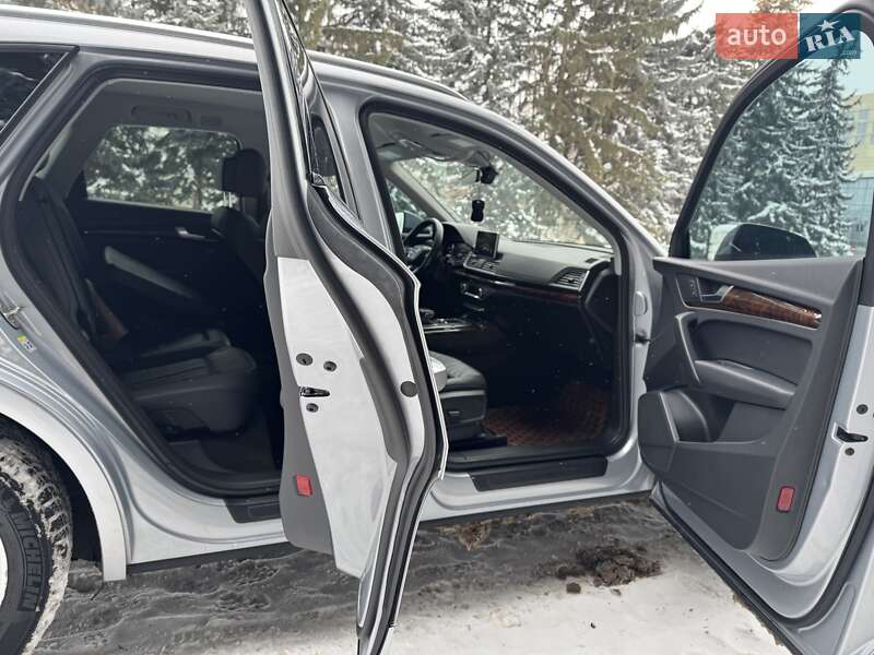 Внедорожник / Кроссовер Audi Q5 2018 в Луцке