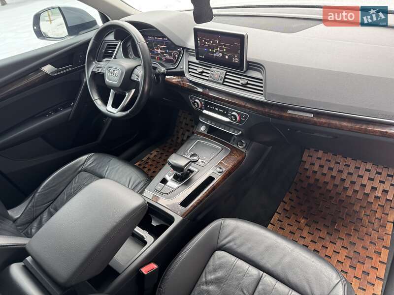 Внедорожник / Кроссовер Audi Q5 2018 в Луцке