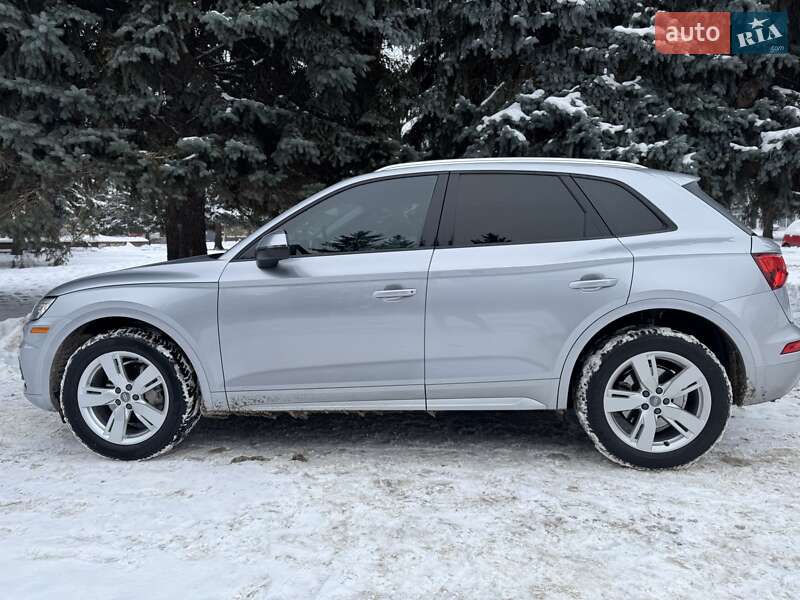 Внедорожник / Кроссовер Audi Q5 2018 в Луцке