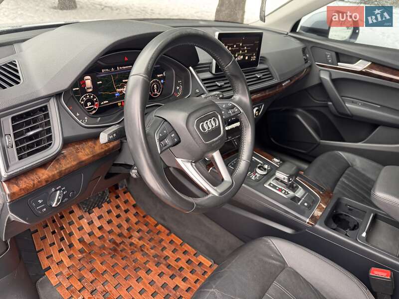 Внедорожник / Кроссовер Audi Q5 2018 в Луцке