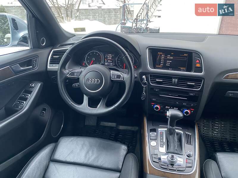 Позашляховик / Кросовер Audi Q5 2016 в Рівному