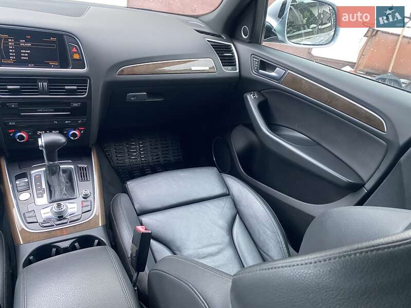 Позашляховик / Кросовер Audi Q5 2016 в Рівному