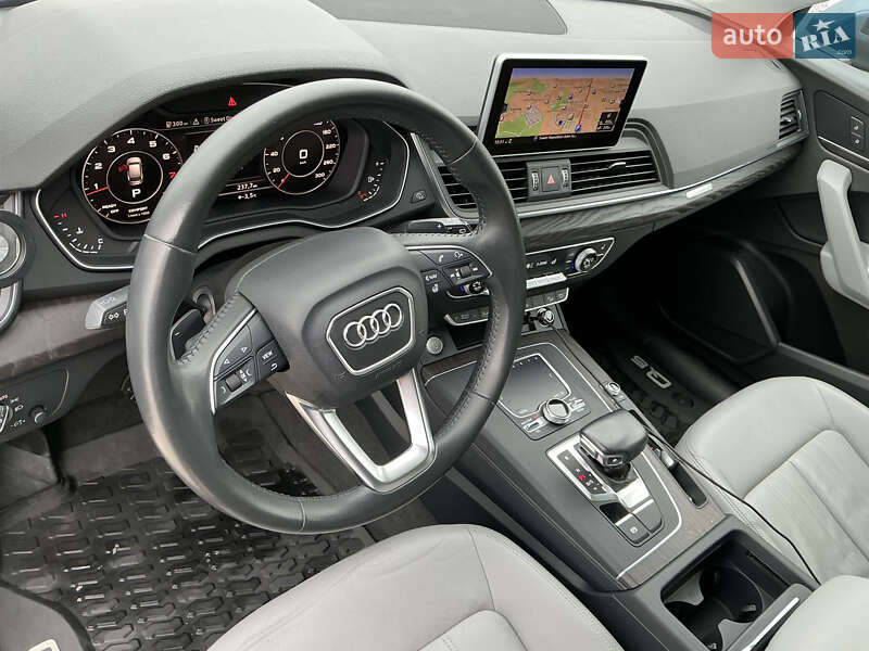 Внедорожник / Кроссовер Audi Q5 2018 в Черновцах