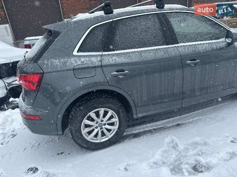 Позашляховик / Кросовер Audi Q5 2018 в Рівному
