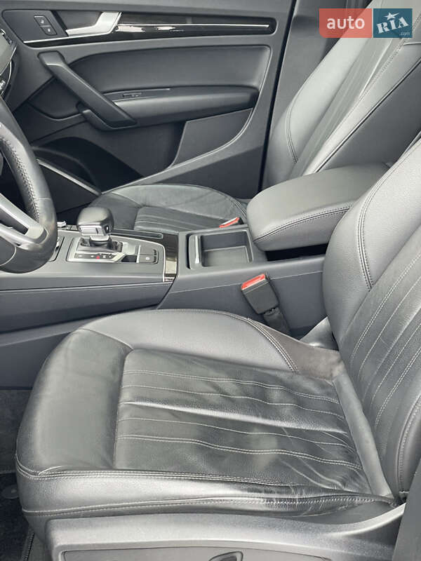 Позашляховик / Кросовер Audi Q5 2018 в Стрию