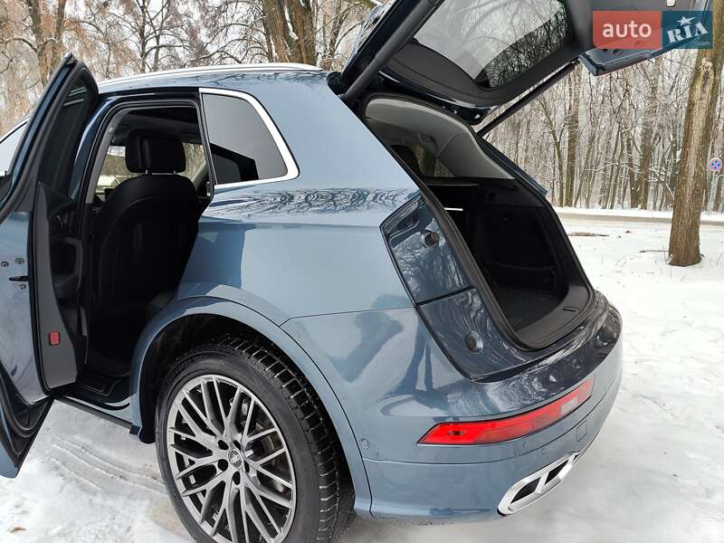 Позашляховик / Кросовер Audi Q5 2017 в Києві