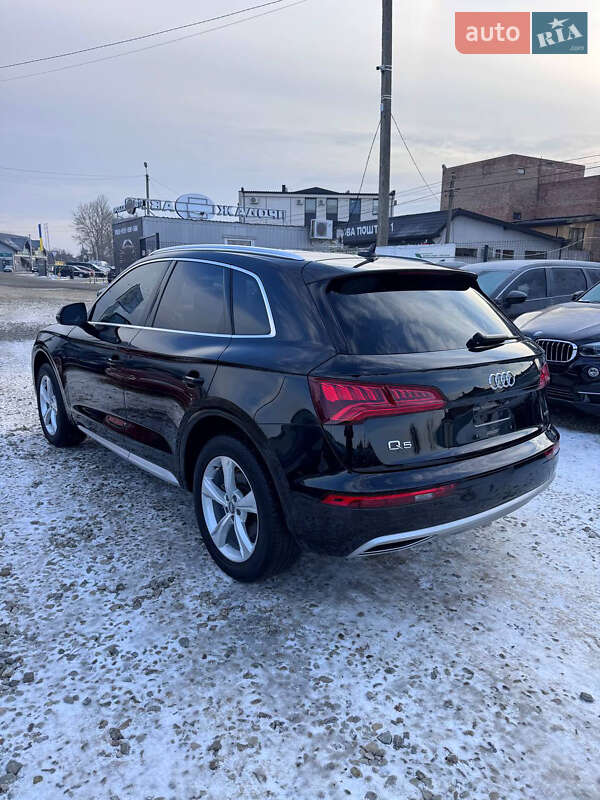 Позашляховик / Кросовер Audi Q5 2020 в Івано-Франківську