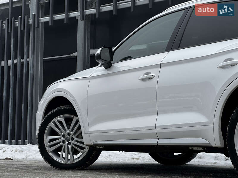 Позашляховик / Кросовер Audi Q5 2018 в Києві