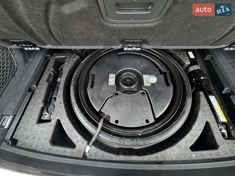 Позашляховик / Кросовер Audi Q5 2018 в Києві