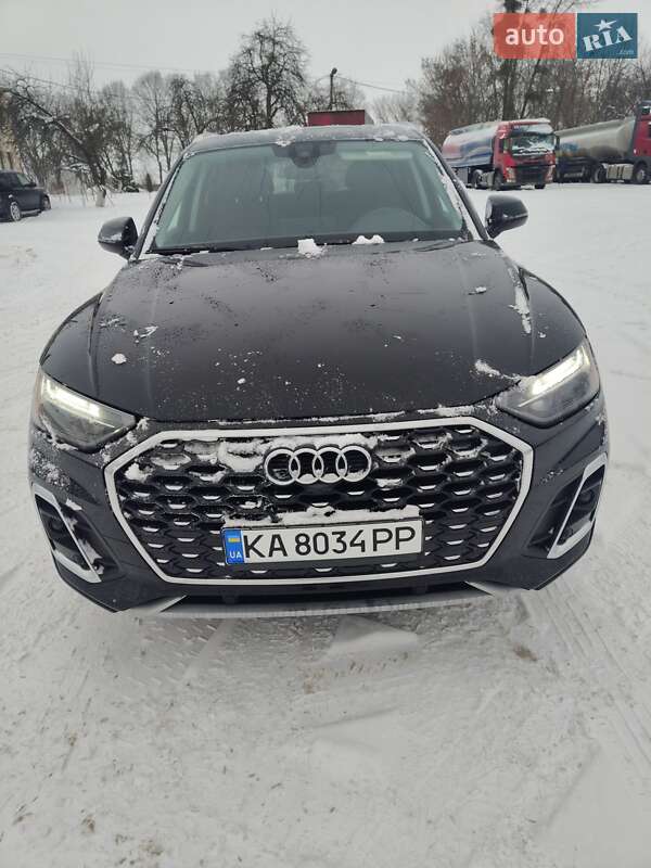 Позашляховик / Кросовер Audi Q5 2022 в Рівному