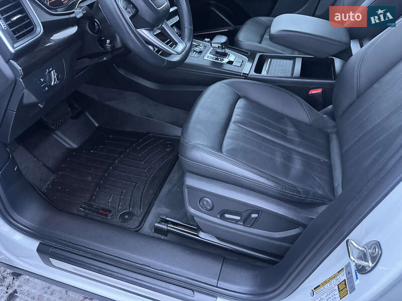 Внедорожник / Кроссовер Audi Q5 2020 в Луцке