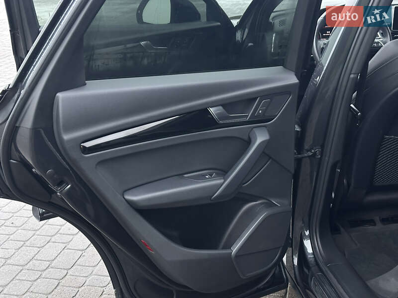 Позашляховик / Кросовер Audi Q5 2019 в Радивиліві