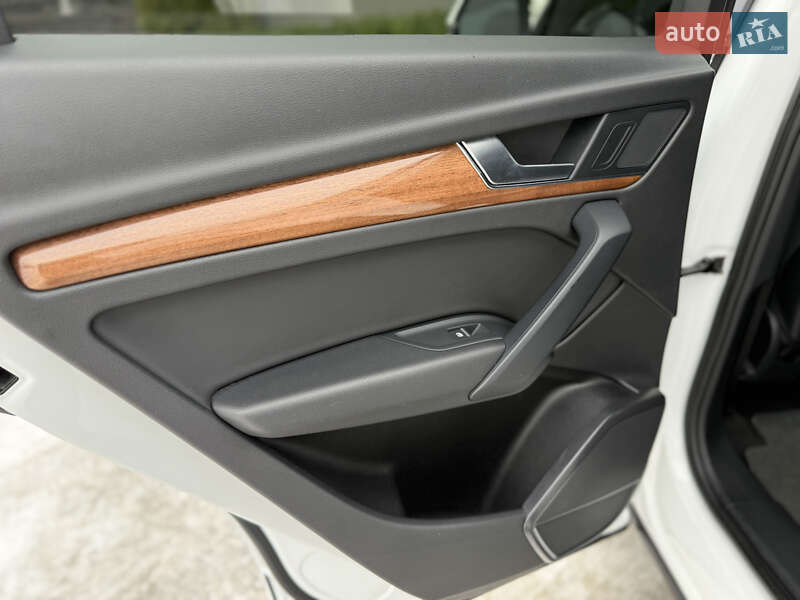 Позашляховик / Кросовер Audi Q5 2020 в Стрию