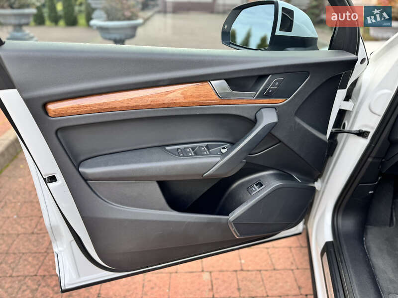 Позашляховик / Кросовер Audi Q5 2020 в Стрию