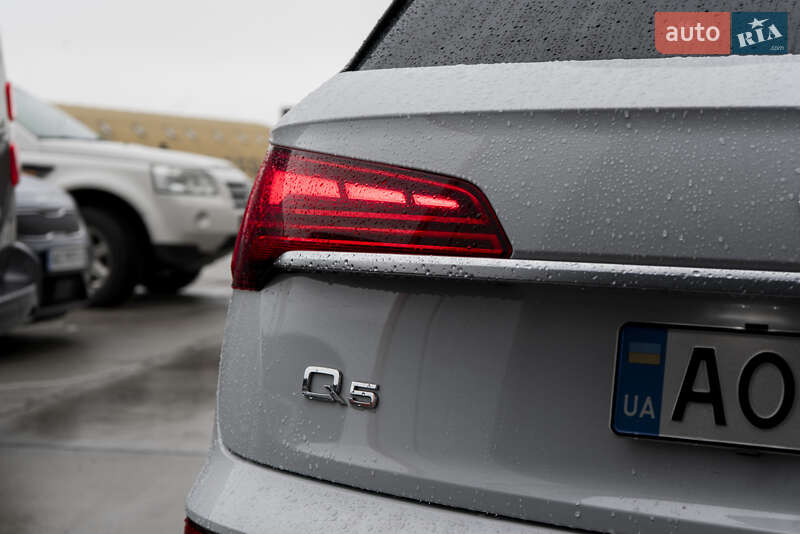 Внедорожник / Кроссовер Audi Q5 2021 в Ужгороде