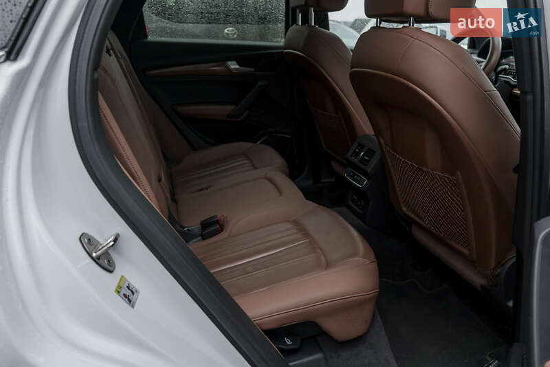 Внедорожник / Кроссовер Audi Q5 2021 в Ужгороде