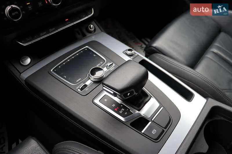 Позашляховик / Кросовер Audi Q5 2020 в Львові