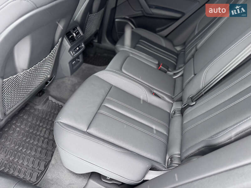 Позашляховик / Кросовер Audi Q5 2023 в Івано-Франківську