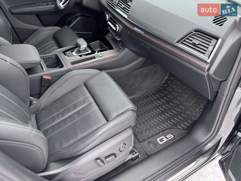 Позашляховик / Кросовер Audi Q5 2023 в Івано-Франківську