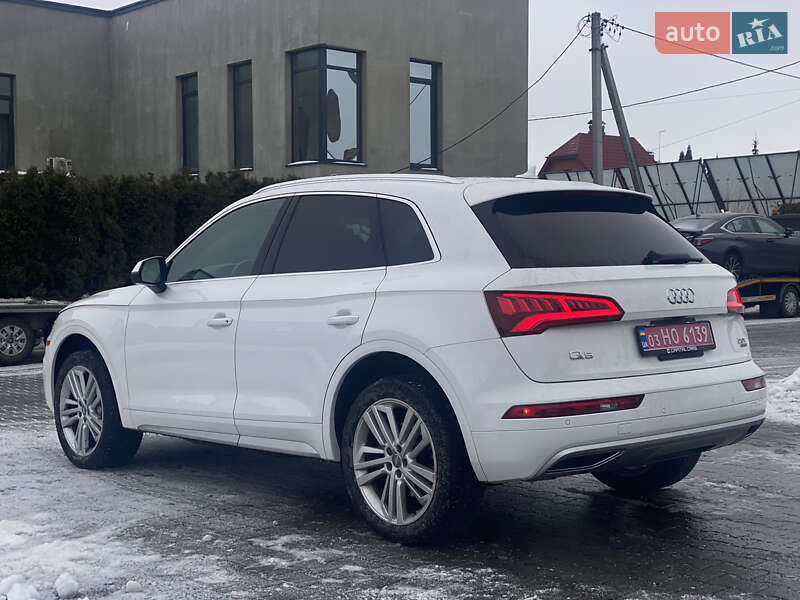 Позашляховик / Кросовер Audi Q5 2018 в Луцьку