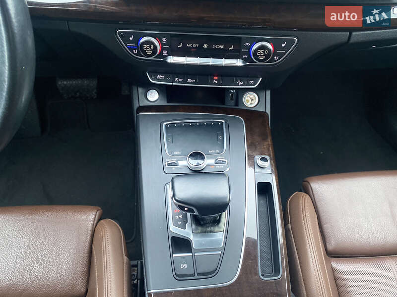 Позашляховик / Кросовер Audi Q5 2018 в Луцьку