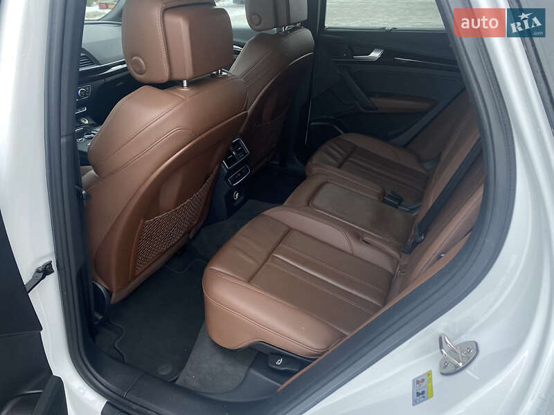 Позашляховик / Кросовер Audi Q5 2018 в Луцьку