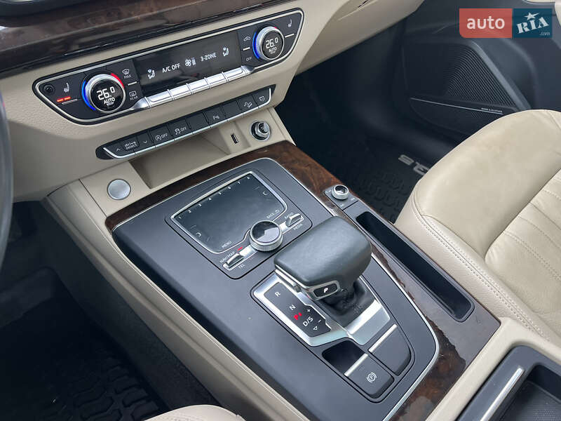 Позашляховик / Кросовер Audi Q5 2018 в Львові