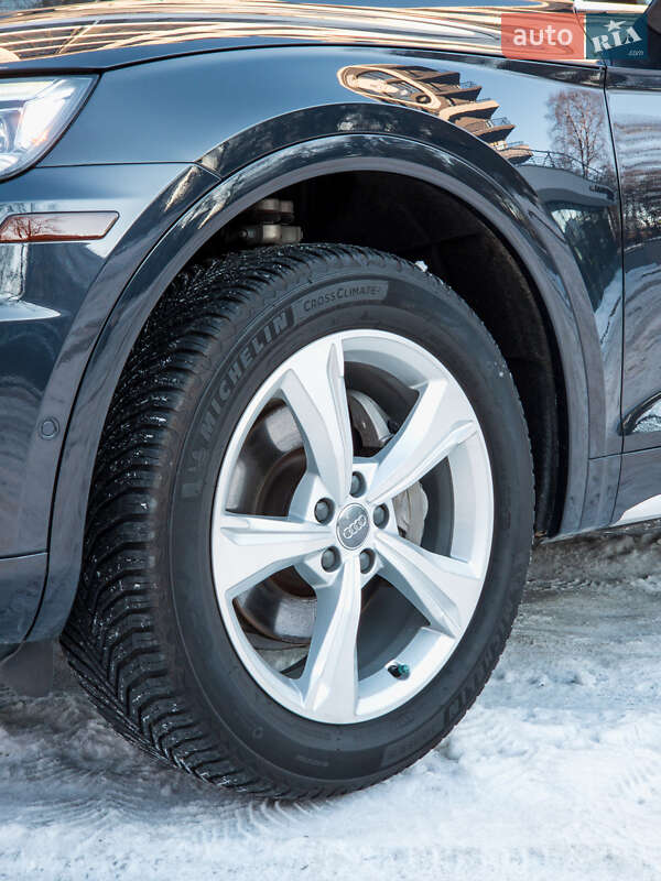 Внедорожник / Кроссовер Audi Q5 2019 в Ровно фото 15 Внедорожник / Кроссовер Audi Q5 2019 в Ровно