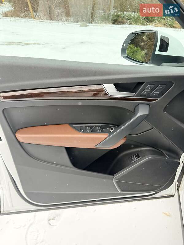 Позашляховик / Кросовер Audi Q5 2018 в Одесі