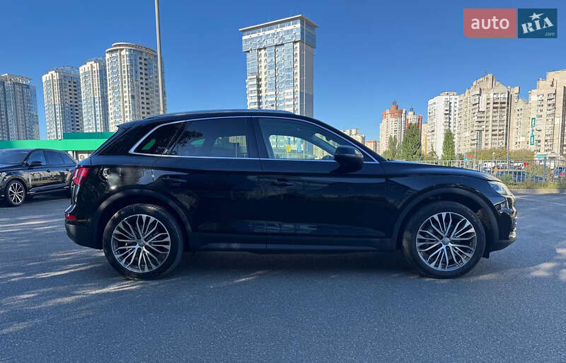 Позашляховик / Кросовер Audi Q5 2016 в Києві