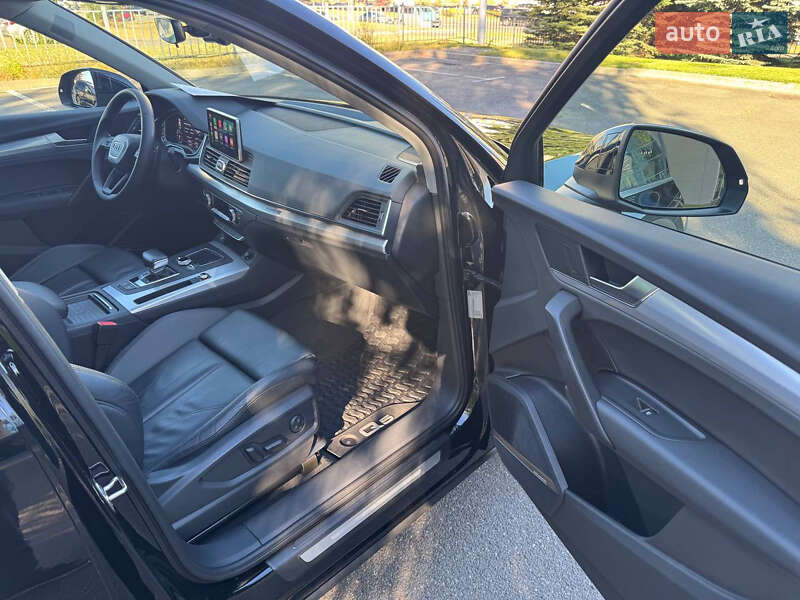 Позашляховик / Кросовер Audi Q5 2016 в Києві