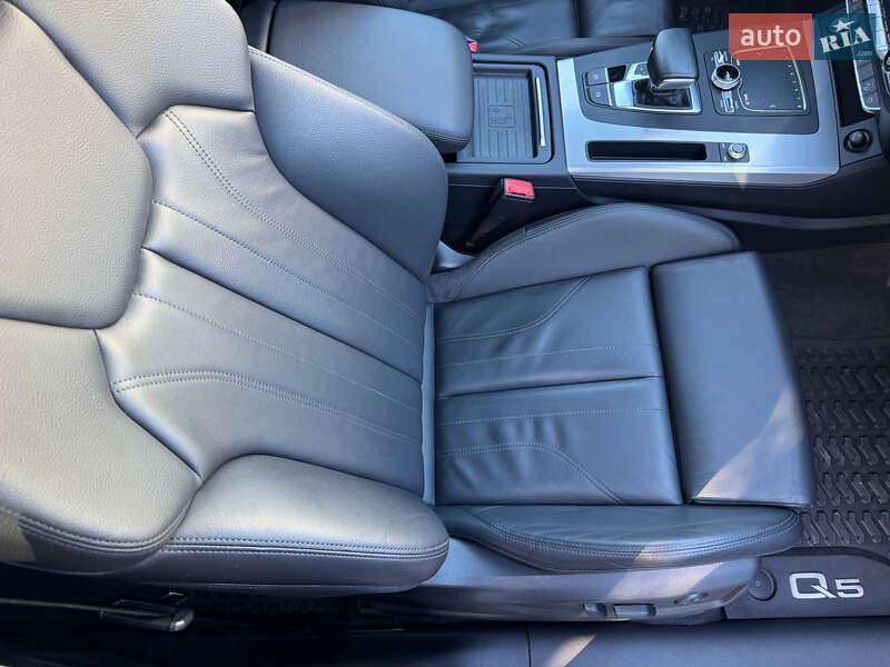 Позашляховик / Кросовер Audi Q5 2016 в Києві