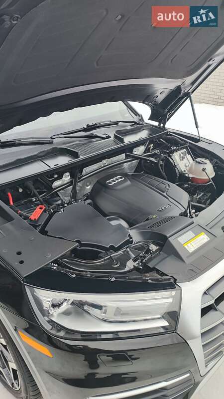 Позашляховик / Кросовер Audi Q5 2019 в Житомирі