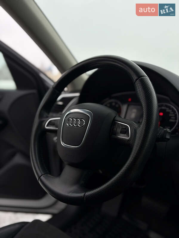 Внедорожник / Кроссовер Audi Q5 2010 в Шептицькому