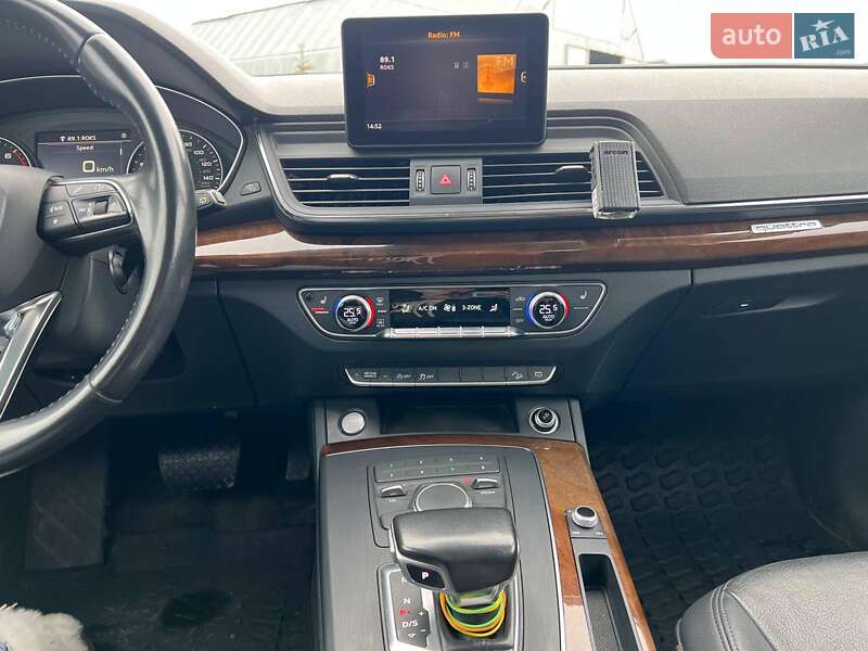 Позашляховик / Кросовер Audi Q5 2017 в Львові